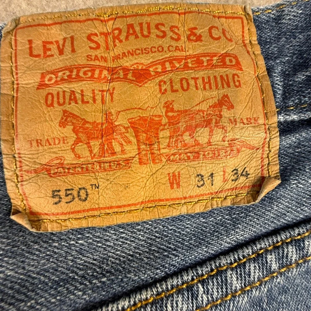 Levis 550 Relaxed Fit Tapered Leg Jeans Medium Wash Blue Denim Mens 31x34
